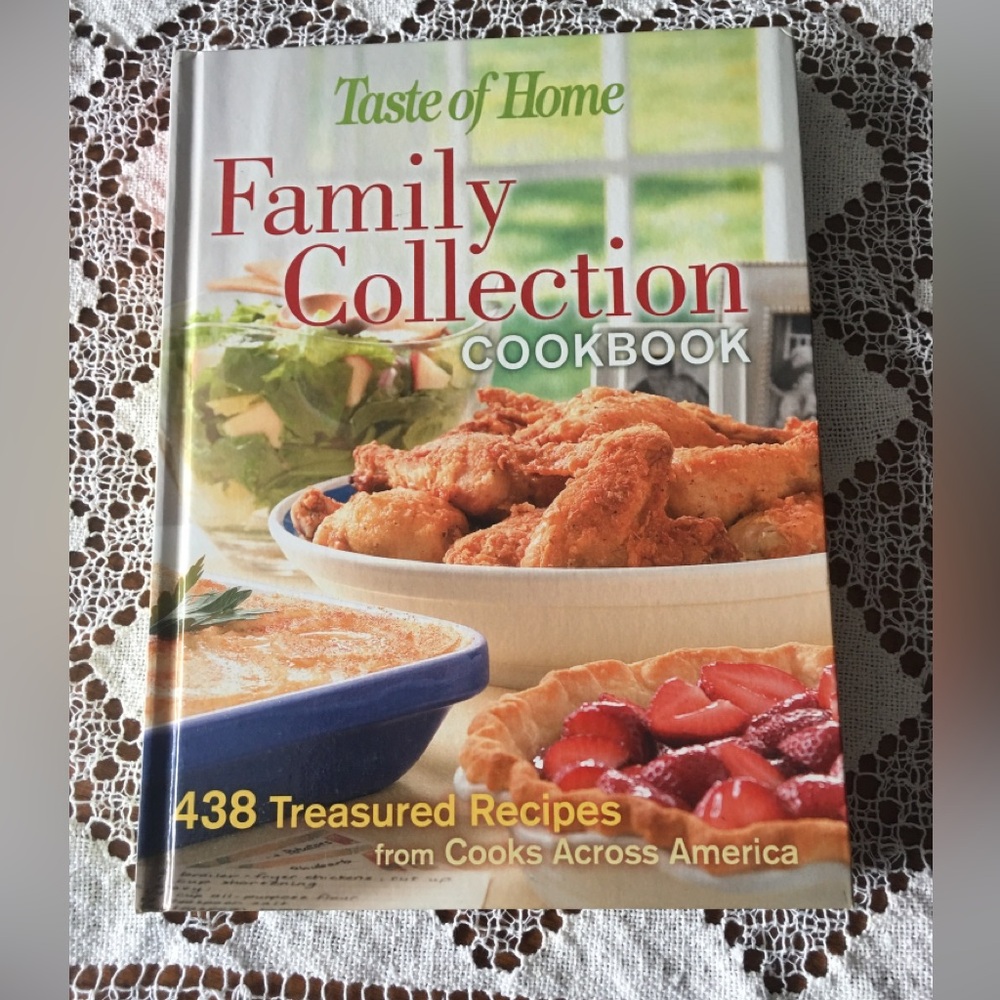 Vintage Hardcover Taste of Home Family Collection Cookbook-like New Condition